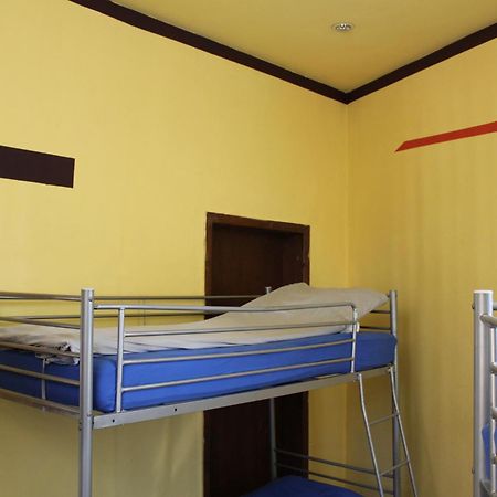 Fun House Hostel Boekarest Buitenkant foto