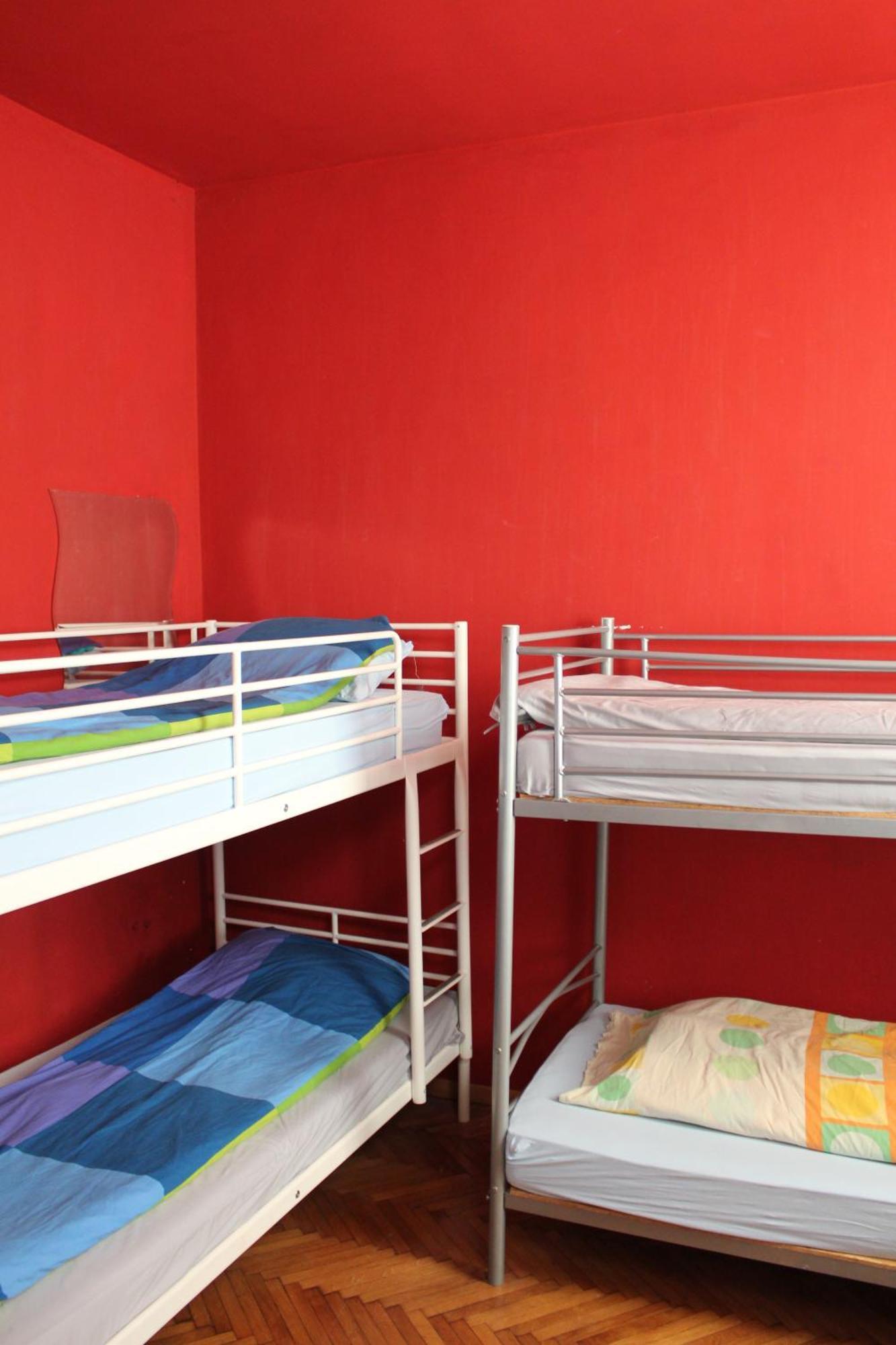 Fun House Hostel Boekarest Buitenkant foto