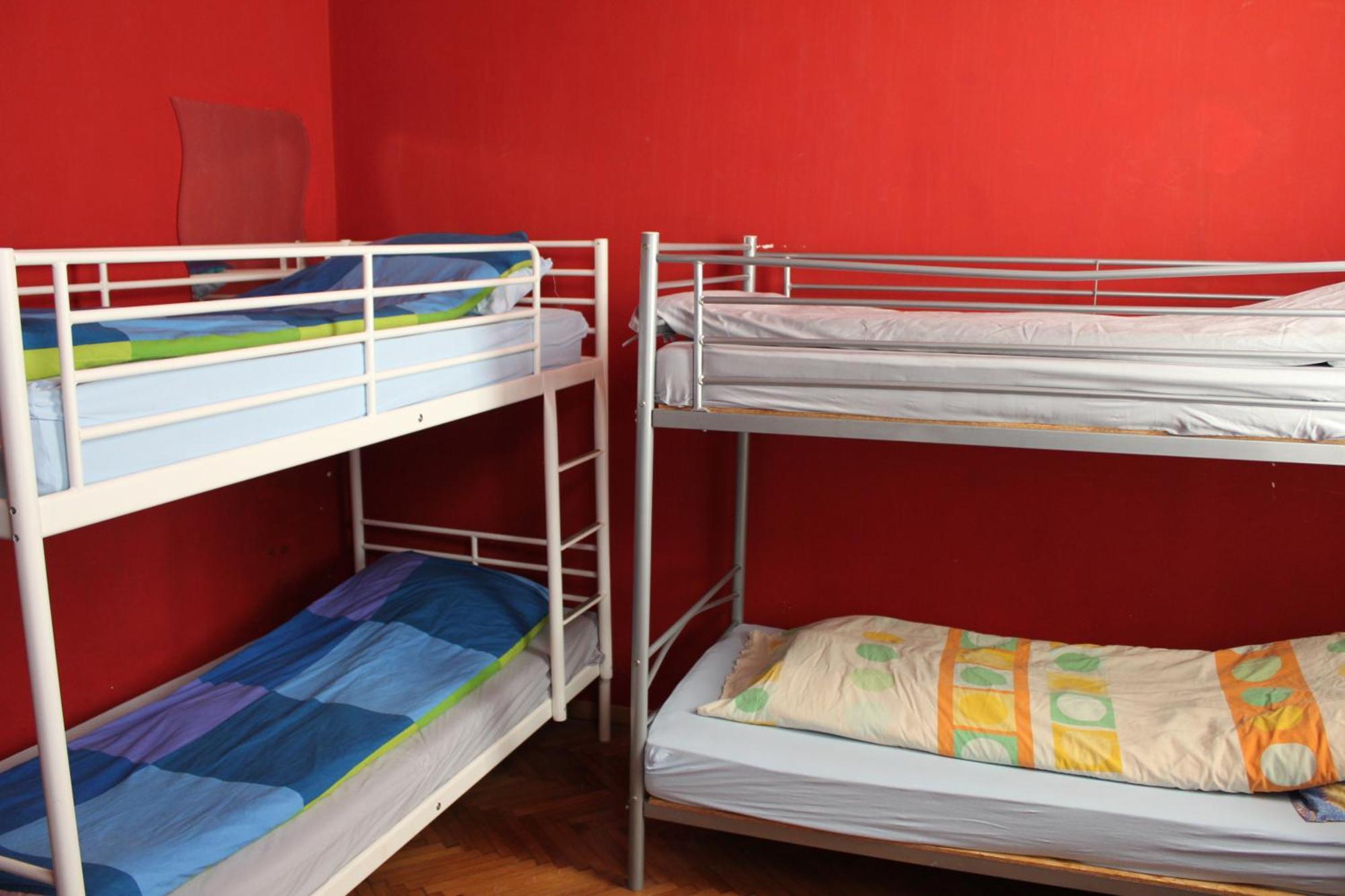 Fun House Hostel Boekarest Buitenkant foto